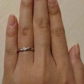 【vielle bijou SOPHIA(ヴィエールビジュソフィア)の口コミ】 お互い仕事柄細目のタイプをさがしていたのと、わたしは婚約指輪がないか…