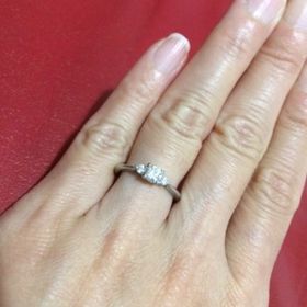 【ラザール ダイヤモンド(LAZARE DIAMOND)の口コミ】 婚約指輪なのでダイヤモンドが大きくて、キラキラしているものがいいなと…