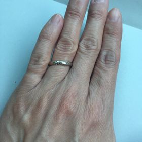 【Loree Rodkin(ローリー・ロドキン)】の口コミ シンプルだけど、少しデザイン性のあるもので、あまりみんなが付けていない...