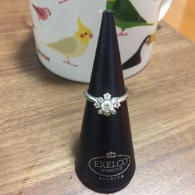 【エクセルコダイヤモンド(EXELCO DIAMOND)の口コミ】 もともと一粒ダイヤではなく、しっかりデザインされたものを探していて、…