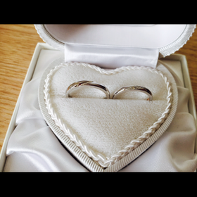 【&tique(アンティック)の口コミ】 夫婦共に仕事上、ゴツゴツしたものやダイヤが目立つものなどの着用が禁止…