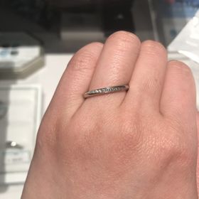 【銀座ダイヤモンドシライシの口コミ】 ダイアモンド専門店だけあってダイヤの輝きが他店舗とは違って見えました…