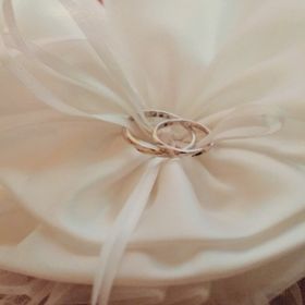 【LEGAN(レガン)の口コミ】 細めのリングが中央で綺麗な螺旋を描いており、指につけると直線なのに螺…