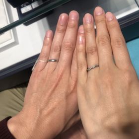 【銀座ダイヤモンドシライシの口コミ】 細くてかわいい！という印象の指輪です。少しひねりの加わったような、ダ…