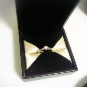 【エクセルコダイヤモンド(EXELCO DIAMOND)の口コミ】 ７色に輝くダイヤに一目惚れしました。拡大鏡で見たときにハートの形がし…