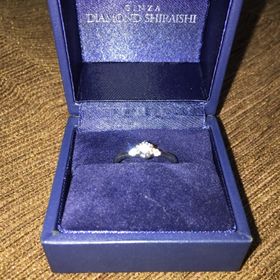 【銀座ダイヤモンドシライシの口コミ】 価格とダイヤモンドの質が、こちらの希望と合っていました。
接客も感じが…
