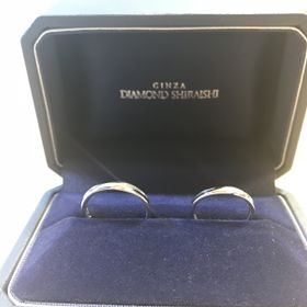 【銀座ダイヤモンドシライシの口コミ】 指輪の決め手は、飽きのこないシンプルで、かつ上品なデザイン性です。
ブ…
