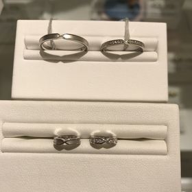 【Douxmiere bijou SOPHIA(ドゥミエール ビジュソフィア)の口コミ】 他ブランドでは見たことのない、リボンのような形のデザインが魅力的でし…