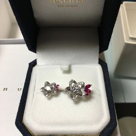 【festaria bijou SOPHIA(フェスタリア ビジュソフィア)の口コミ】 色んな店舗を見ましたが一目惚れ！普通の婚約指輪にはなかなかない可愛い…