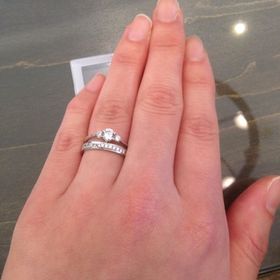 【JEWELRY  KAMATA(ジュエリーかまた)の口コミ】 ストレートタイプを購入するならこれも可愛いと思いました！
キラキラ好き…