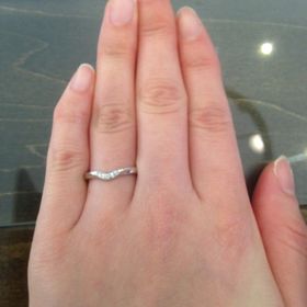 【JEWELRY  KAMATA(ジュエリーかまた)の口コミ】 最初はストレートタイプのもの！と決めていたのですが、店員さんからは婚…