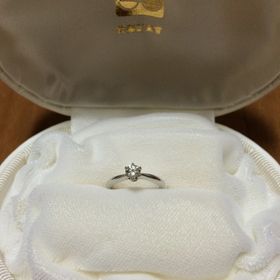 【佐藤正栄堂の口コミ】 婚約指輪だと普段は使わず冠婚葬祭の時につけるので多少石が邪魔でもダイ…