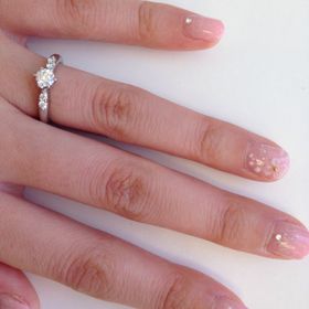 【ラザール ダイヤモンド(LAZARE DIAMOND)の口コミ】 ラザールダイヤモンドはダイヤモンドのカットが売りであるそうで非常にき…