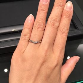 【ラザール ダイヤモンド(LAZARE DIAMOND)の口コミ】 婚約指輪はラガーディアなので、ボコカはセットリングでは無いですが、重…