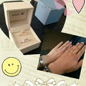 【canal4℃(カナルヨンドシー)の口コミ】 ペアリングなので結婚指輪っぽくないです。デザインが珍しく、女性のはゴ…