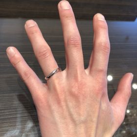 【JEWELRY  KAMATA(ジュエリーかまた)の口コミ】 形はウェーブ形状の物を選びました。 着け心地がとてもよく、普段指輪をし…