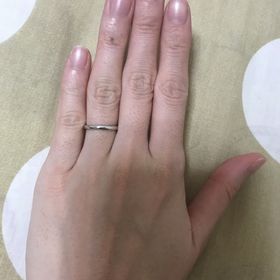 【銀座ダイヤモンドシライシの口コミ】 とにかくシンプルで飽きのこないものを検討していました。
はじめに出して…