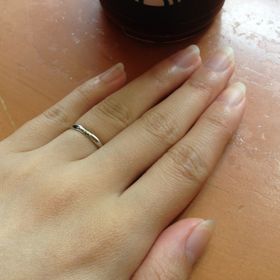 【ティファニー(Tiffany & Co.)の口コミ】 とてもシンプルで飽きのこないデザインで、付けていることを忘れてしまう…