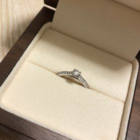 【Ponte Vecchio(ポンテヴェキオ)の口コミ】 あまり婚約指輪に費用をかけたくなかったのですが、たまたま義母が指輪を…