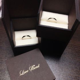 【Love Bond(ラブボンド)の口コミ】 変わったデザインに惹かれ一目惚れしました。
この指輪を見つけるまではシ…