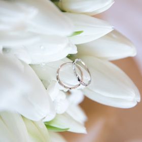 【Angejouer(アンジュエ)】の口コミ 婚約指輪以上に悩みました。悩んだ理由としては彼に似合う指輪がなかなかな...