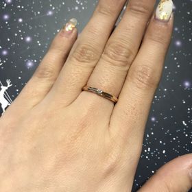 【銀座ダイヤモンドシライシの口コミ】 華奢だけど華奢すぎない指輪を探していたところこちらの商品を見てこちら…