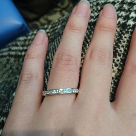 【エクセルコダイヤモンド(EXELCO DIAMOND)の口コミ】 よくあるエタニティリングではなくプリンセスカットのエタニティリングと…