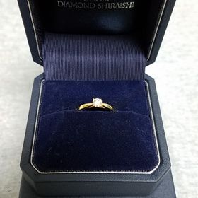 【銀座ダイヤモンドシライシの口コミ】 最初からゴールドで探していました。たくさんある枠を見ているうちに徐々…