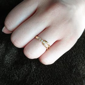 【ヴァンドーム青山(VENDOME AOYAMA)の口コミ】 ゴールドで探していたところ、ヴァンドームさんでこのリングに出会いまし…