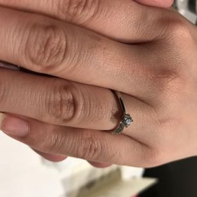 【ラザール ダイヤモンド(LAZARE DIAMOND)の口コミ】 大好きな彼女に、記念日にプロポーズしようと思って婚約指輪を買いました…