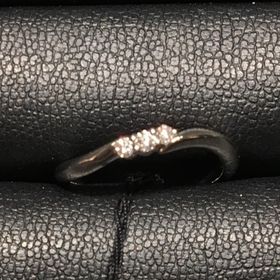 【エクセルコダイヤモンド(EXELCO DIAMOND)の口コミ】 ダイヤモンドがとても綺麗な作りでした。メレダイヤの埋め込みとは違い、…