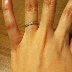 【STAR JEWELRY(スタージュエリー)の口コミ】 何年たってもさびたりしない、耐久性のある長持ちする指輪がいいなと漠然…