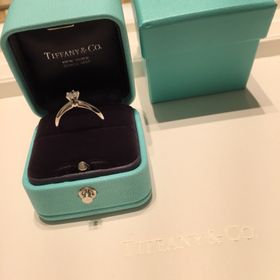 【ティファニー(Tiffany & Co.)の口コミ】 婚約指輪は、ティファニーセッティングと決めていましたがせっかくなので…