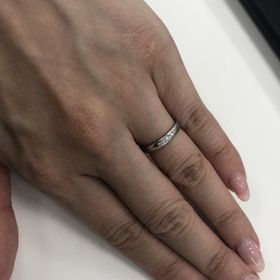 【ラザール ダイヤモンド(LAZARE DIAMOND)の口コミ】 シンプルながら個性をもつデザインを探していました。細すぎず太すぎず、…
