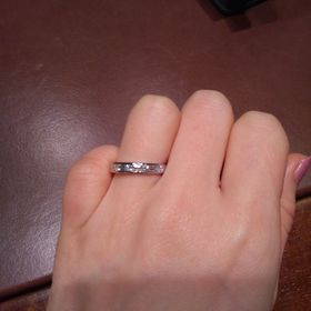 【ティファニー(Tiffany & Co.)の口コミ】 シンプルなプレーンタイプの結婚指輪が嫌で、ダイヤモンドつきのものを探…