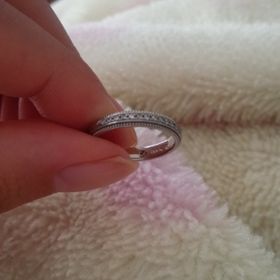 【アイプリモ(I-PRIMO)の口コミ】 初めはもう少しシンプルなものにしようと思いました。一粒ダイヤの入った…