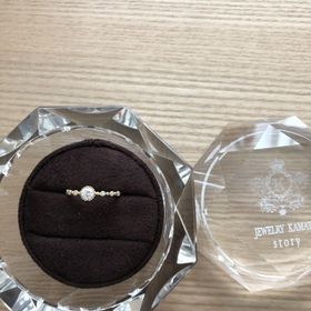【JEWELRY  KAMATA(ジュエリーかまた)の口コミ】 一目惚れでした！
最初は全然婚約指輪を買う予定はなかったのですが、こち…
