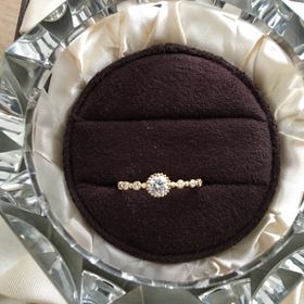 【JEWELRY  KAMATA(ジュエリーかまた)の口コミ】 僕は男なので、彼女に任せました。
最初は、結婚指輪だけにしようと思って…