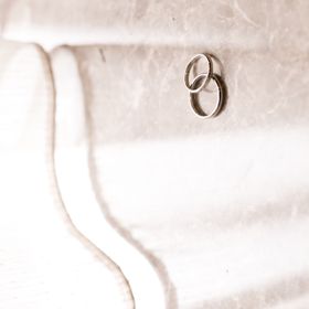 【Ptau(ピトー)の口コミ】 普段指輪をしないため、指に馴染むかどうかを一番のポイントで選びました…