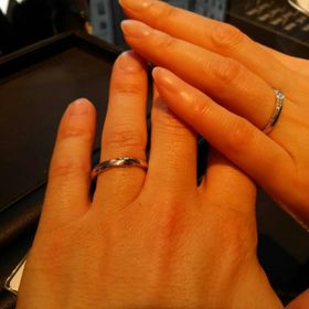 【エクセルコダイヤモンド(EXELCO DIAMOND)の口コミ】 他ブランドもいくつか周ったが、他にはないデザインでお互いに気に入った…