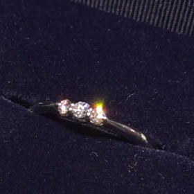 【銀座ダイヤモンドシライシの口コミ】 結婚してからも使えるちょっとお洒落な指輪という印象で、非常に使い勝手…