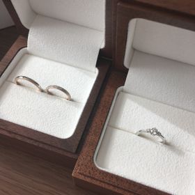 【Ponte Vecchio(ポンテヴェキオ)の口コミ】 その日は婚約指輪のみ購入予定だったのですが、私も彼もこの指輪の持って…