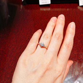 【JEWELRY  KAMATA(ジュエリーかまた)の口コミ】 シンプルな中にも華やかさがちりばめられていて、
つけていて胸がときめく…