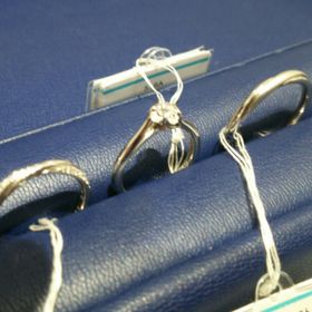 【銀座ダイヤモンドシライシの口コミ】 決め手は、投稿者、婚約者ともに気に入ったデザインだったということです…