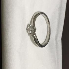 【組曲ジュエリーの口コミ】 実は保証書がなく、値段が3万位安く買いました。買うときに、売ったりは出…