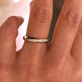 【俄(にわか)の口コミ】 ダイヤモンドのしっかりとした輝きが第一の魅力です。第二の魅力は品のあ…