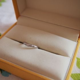 【ケイウノ ブライダル(K.UNO BRIDAL)の口コミ】 はめた時にほかのお店とは違いすっとはまりました。はめ心地に惚れたので…
