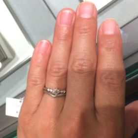 【アイプリモ(I-PRIMO)の口コミ】 大きめのダイヤモンドとカーブを描いたラインのデザインがきれいだと思っ…