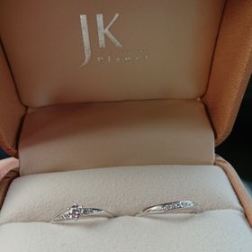 【1122 iifuufu bridal(いい夫婦ブライダル)の口コミ】 ウェーブしているデザインが良くて、値段も出来るだけ抑えたいなーと思っ…