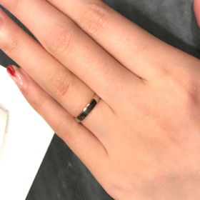 【ケイウノ ブライダル(K.UNO BRIDAL)の口コミ】 非常にシンプルなデザインですがしっかりとした存在感がありますし、裏地…